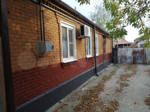 Дом в майкопе. Дом на майкопской яблоновский. Майкопское кубанская улица. Майкоп частный сектор. Дом в пригороде майкопа.