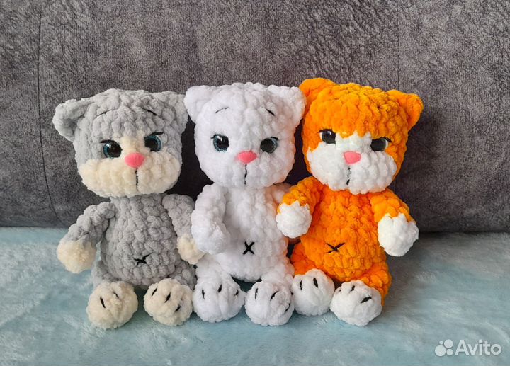 Вязаный плюшевый Котик