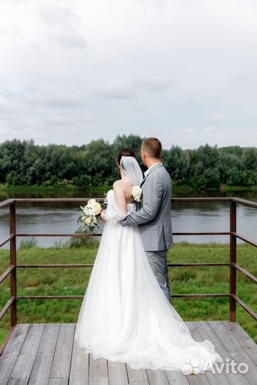 Свадебное платье 42 44 бу