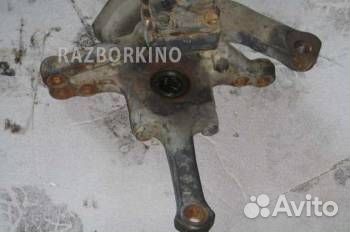 Кулак передний левый