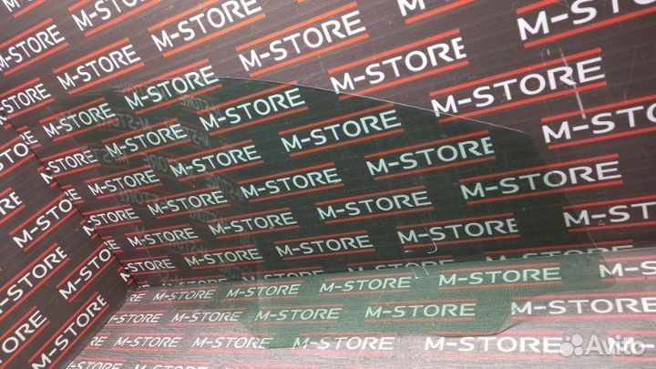 Стекло боковое переднее левое Mercedes-Benz