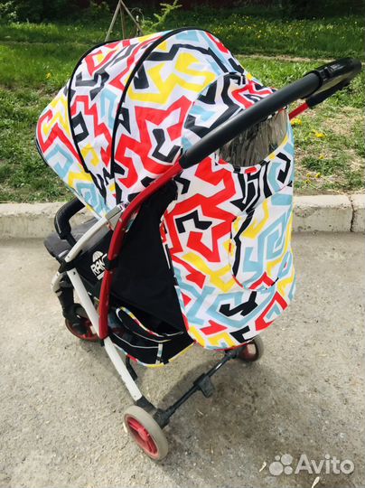 Прогулочная коляска
