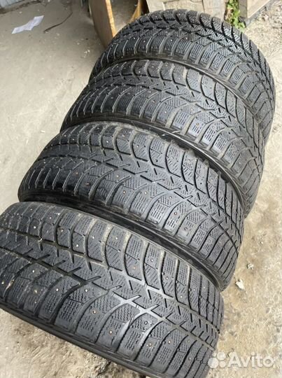 Bridgestone Ice Cruiser 5000 215/60 R16 95T