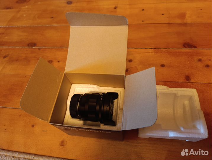 Voigtlaender Ultron 21mm f/1.8 Aspherical Leica-M