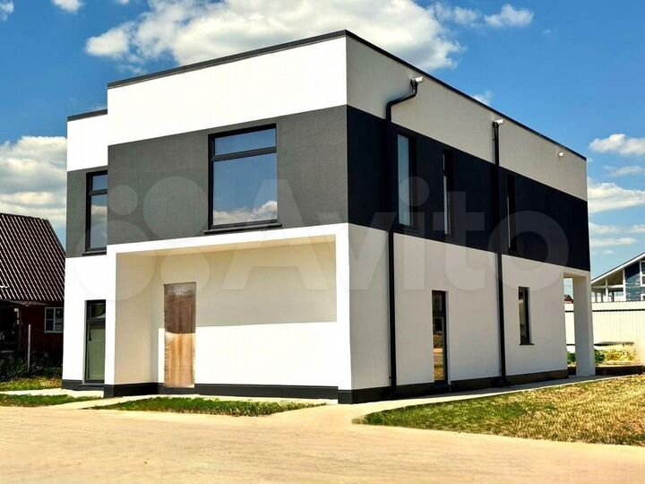 Коттедж 270 м² на участке 6 сот.