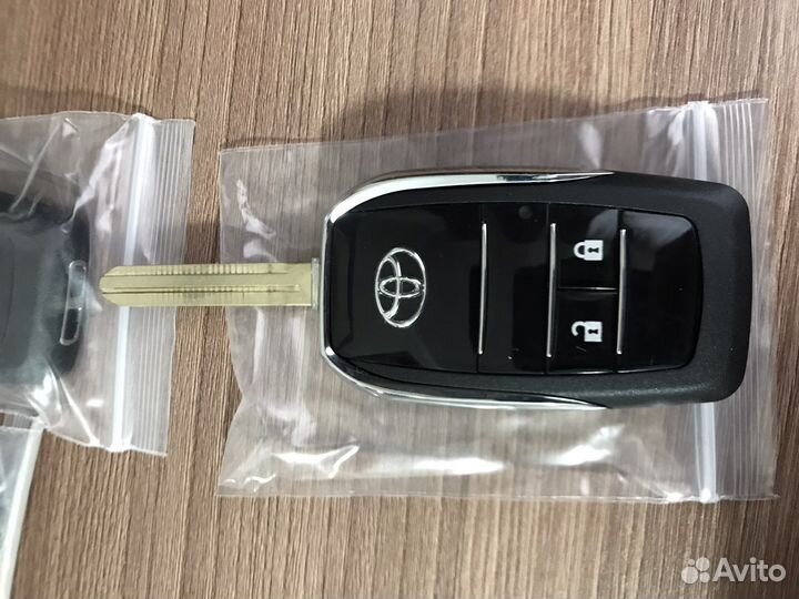 Выкидной ключ toyota