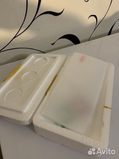 Стекло на iPhone 8