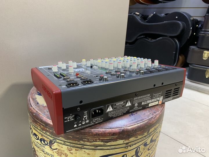 Микшерный пульт Allen Heath ZED-10FX