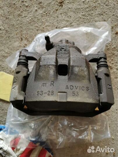 Тормозные суппорта Toyota Camry 50-55