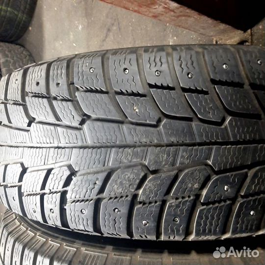 Michelin X-Ice North 215/60 R17 96T