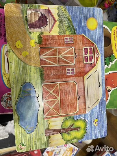 Деревянные пазлы и книги для малышей