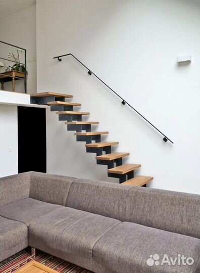 Лестница на металлокаркасе