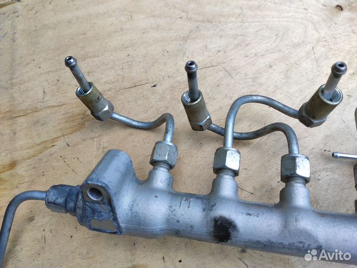 Рампа топливная Z17DTR на Opel Astra Zafira Meriva