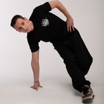 Тренер по брейк дансу