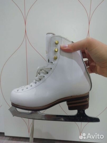 Фигурные коньки jackson elle