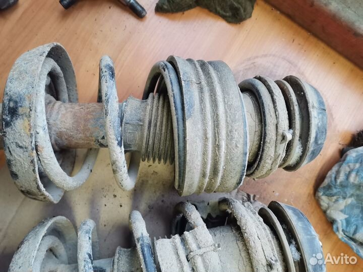 Стойка передняя Opel Vectra B