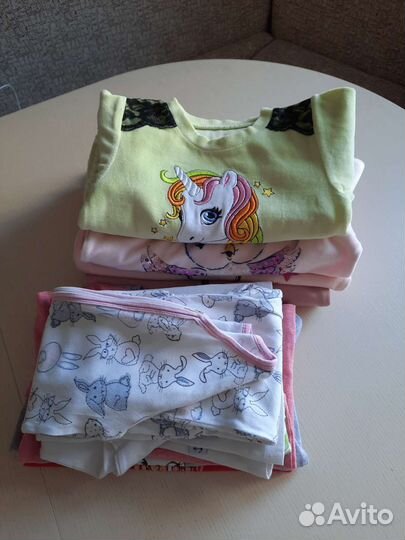 Одежда для девочки 104/110 Пакетом