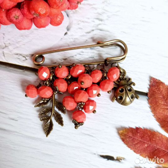Брошь-булавка Ягоды с австрийским хрусталем