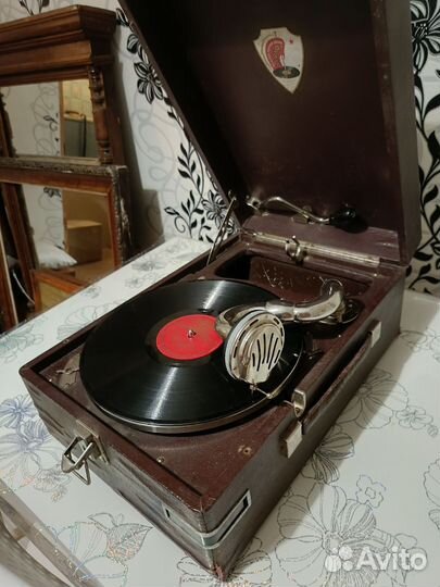 Патефон завод Молот