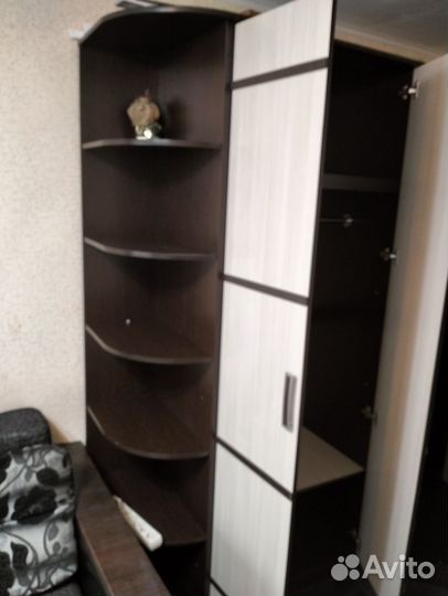 Угловой шкаф с зеркалом