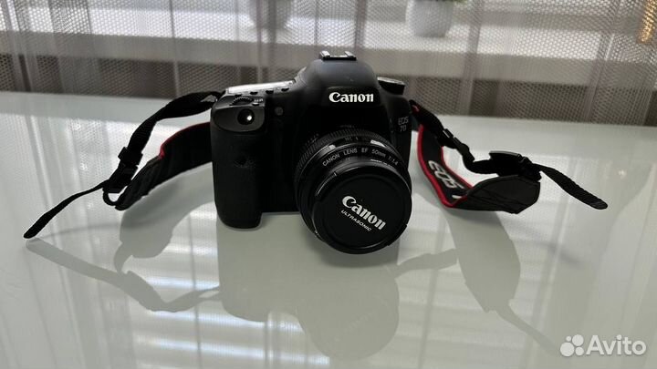 Зеркальный фотоаппарат canon