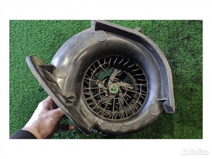 Моторчик печки Renault 19 1.4 1993