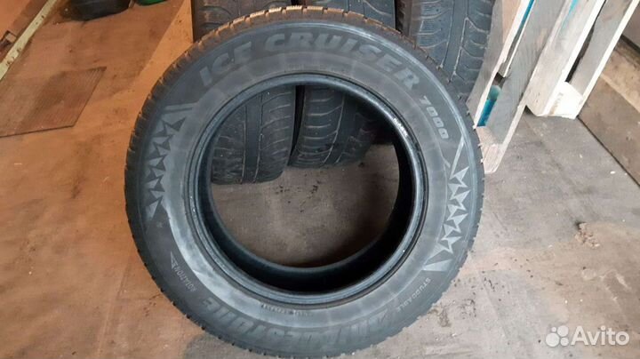 Bridgestone Ice Cruiser 7000 235/65 R17