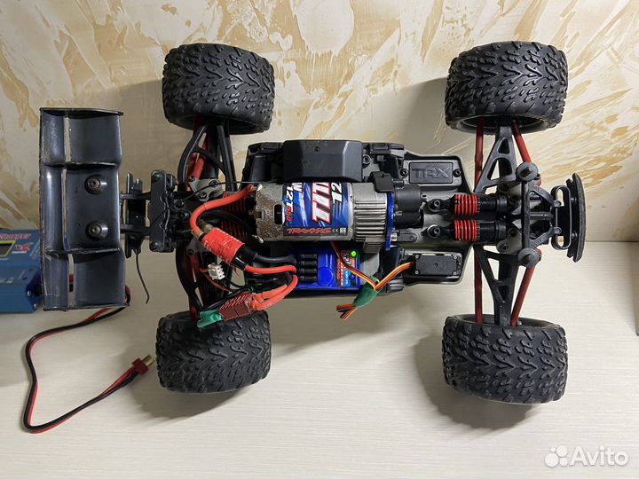 Радиоуправляемая машина traxxas E-Revo 1:16 4WD