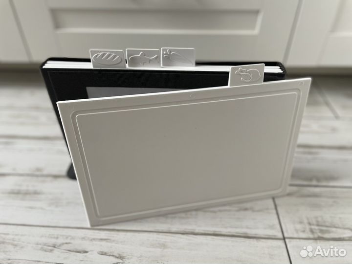 Набор разделочных досок на подставке