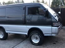 Mitsubishi Delica 2.5 AT, 1993, 430 000 км, с пробегом, цена 580 000 руб.