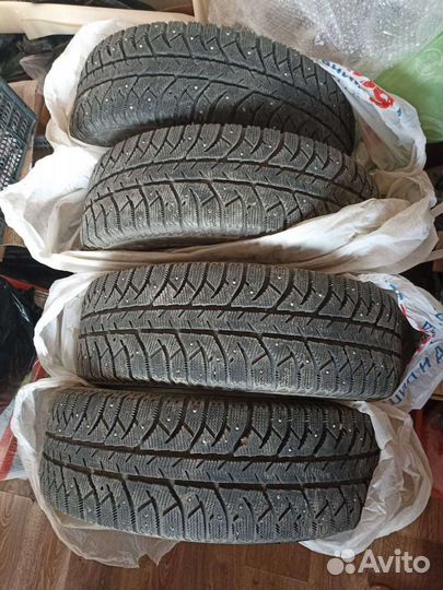 Bridgestone Ice Cruiser 7000 205/70 R15