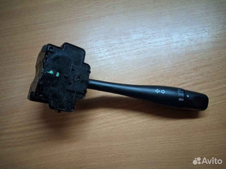 Рычажок света и дворников Nissan Sunny B15