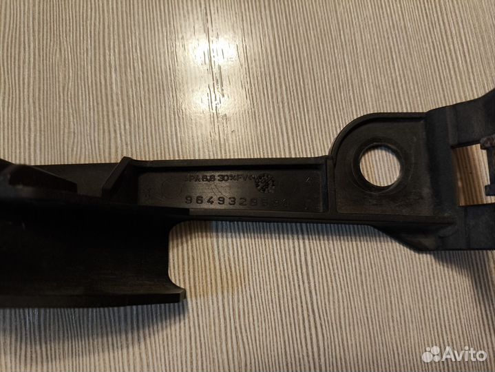 Кронштейн фары Citroen C4