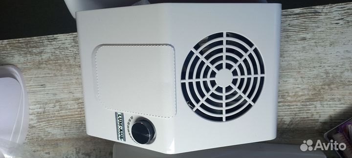 Маникюрная вытяжка