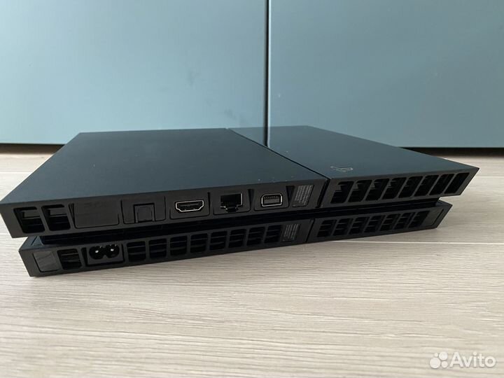 Sony PlayStation 4 прошитая 9.00 +2джоя +20игр