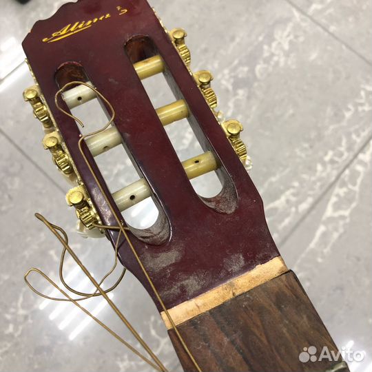 Замена струн на гитаре