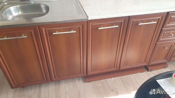 Продам кухонный гарнитур бу