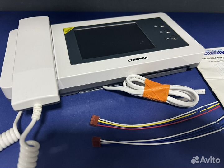 Видео домофон Commax