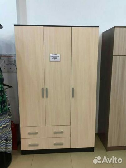 Шкаф