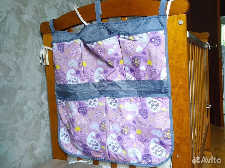 Детская кроватка с маятником и много вещей