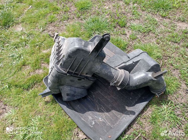 Корпус воздушного фильтра Toyota Crown 2000