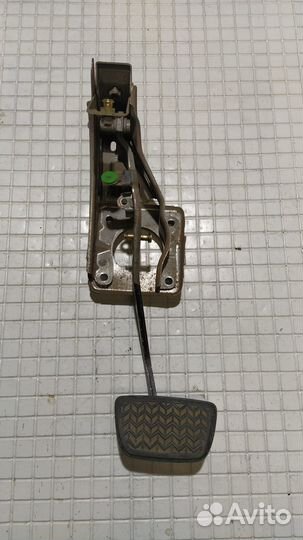 Педаль тормоза Toyota Highlander 2