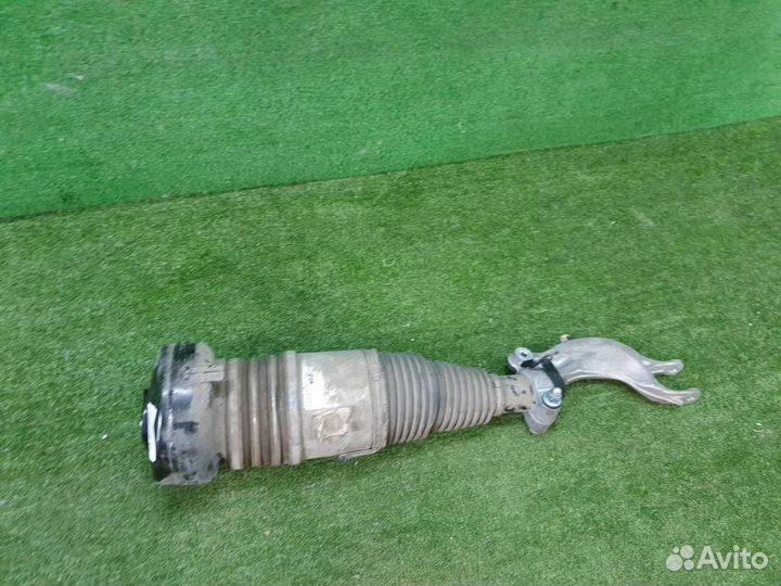 Стойка пневматическая передняя левая Audi Q7 (2015