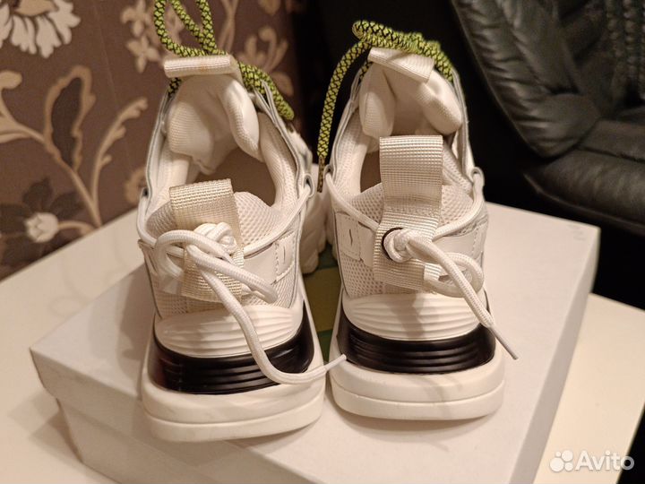 Кроссовки женские 38 размер