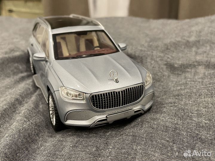 Коллекционная машинка майбх джип