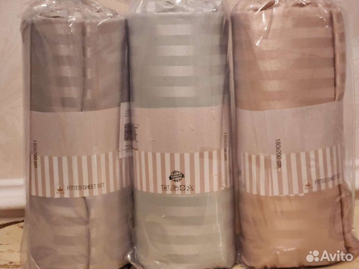 Простынь на резинке и наволочки