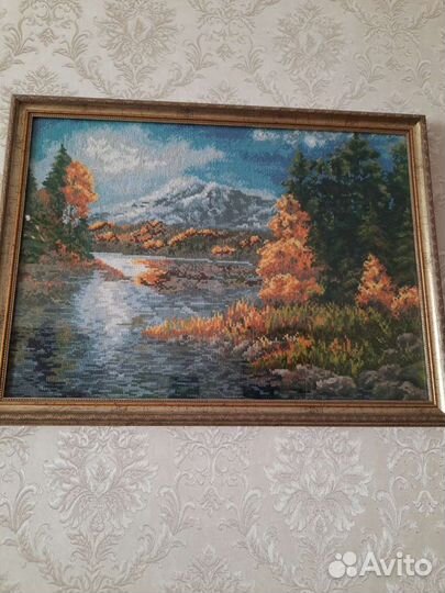 Картина вышита крестом