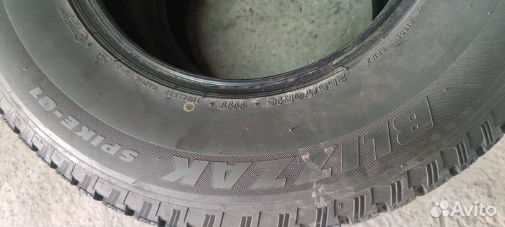 Bridgestone Blizzak Spike-01 255/70 R16