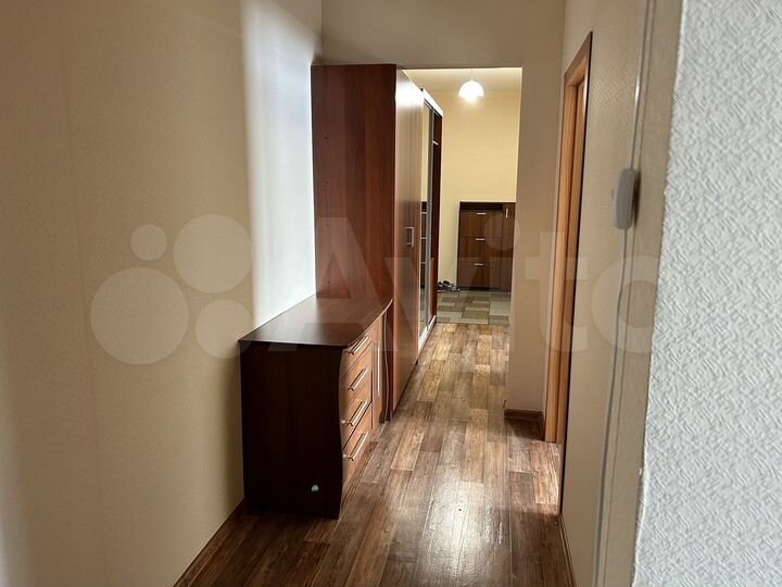 2-к. квартира, 58 м², 4/9 эт.