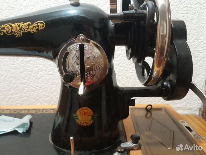 Дар винтажная рабочая швейная машина Zinger, пмз